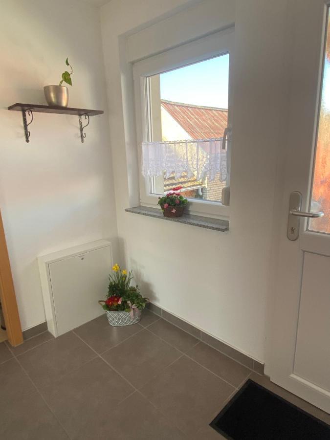 Schoen Moeblierte Wohnung In Genthin/ Ot Tucheim Bagian luar foto